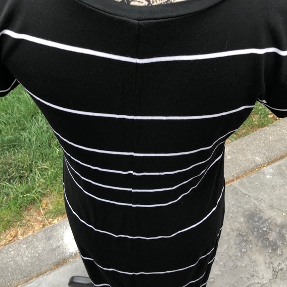 Old Navy Black & White Striped Side Slit Dress -M - Picture 6 of 7